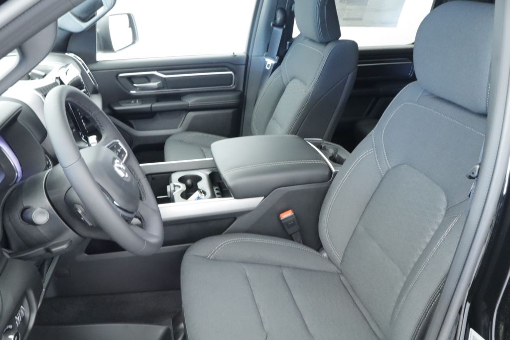Thumbnail: 2026 RAM 1500 - 9