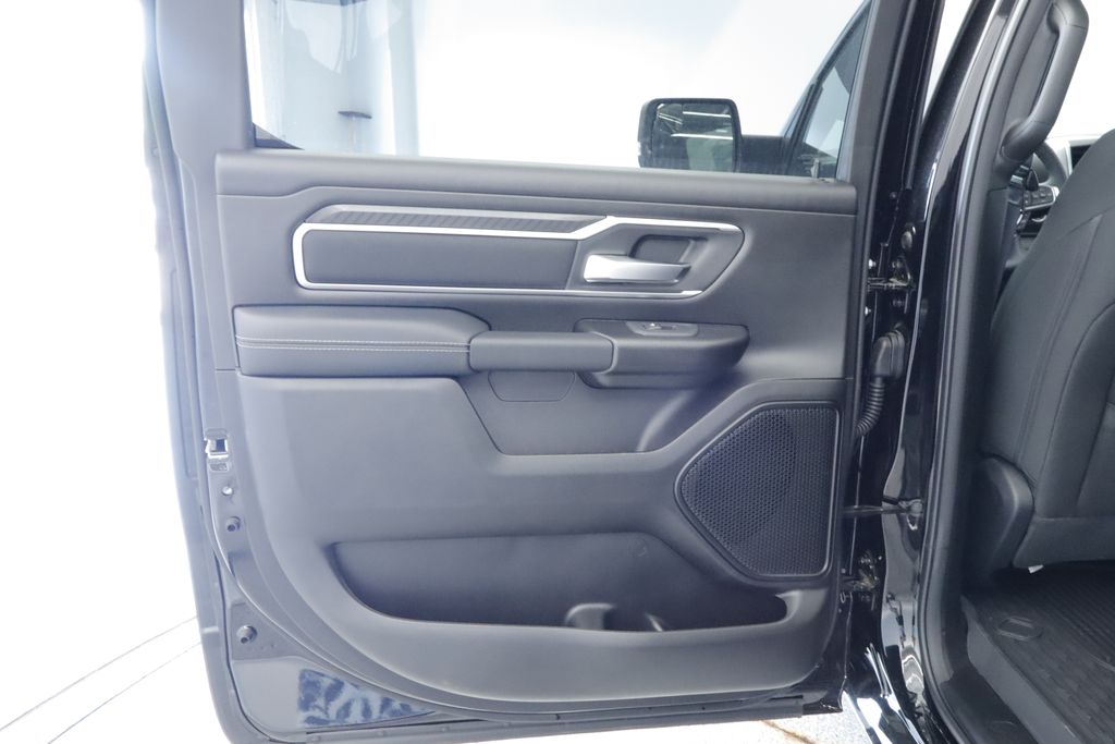 Thumbnail: 2026 RAM 1500 - 28