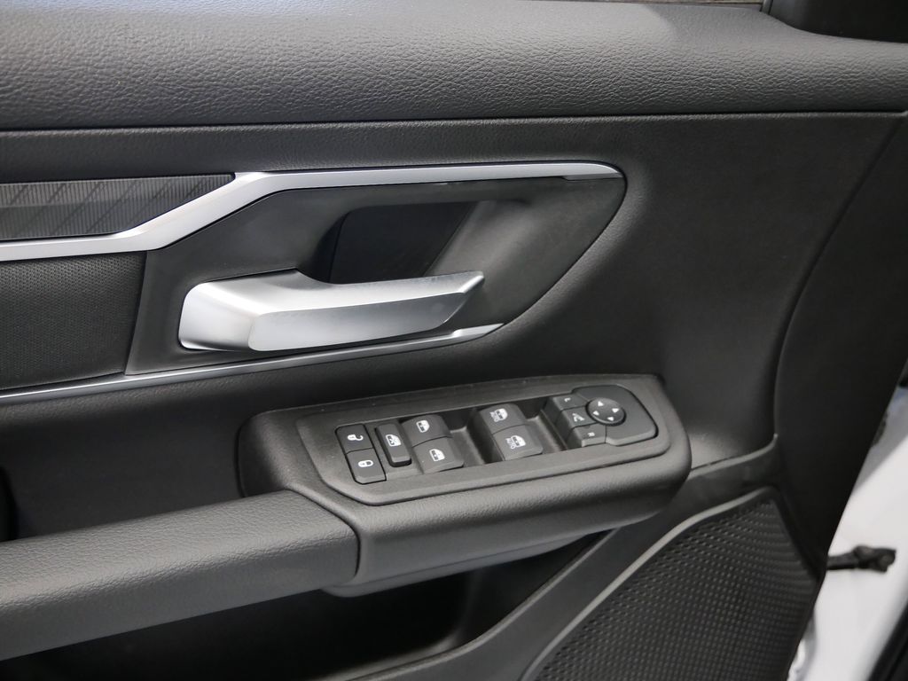 Thumbnail: 2026 RAM 1500 - 19