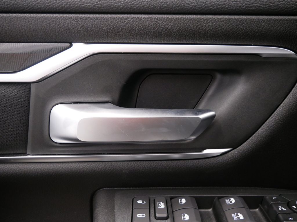 Thumbnail: 2026 RAM 1500 - 21