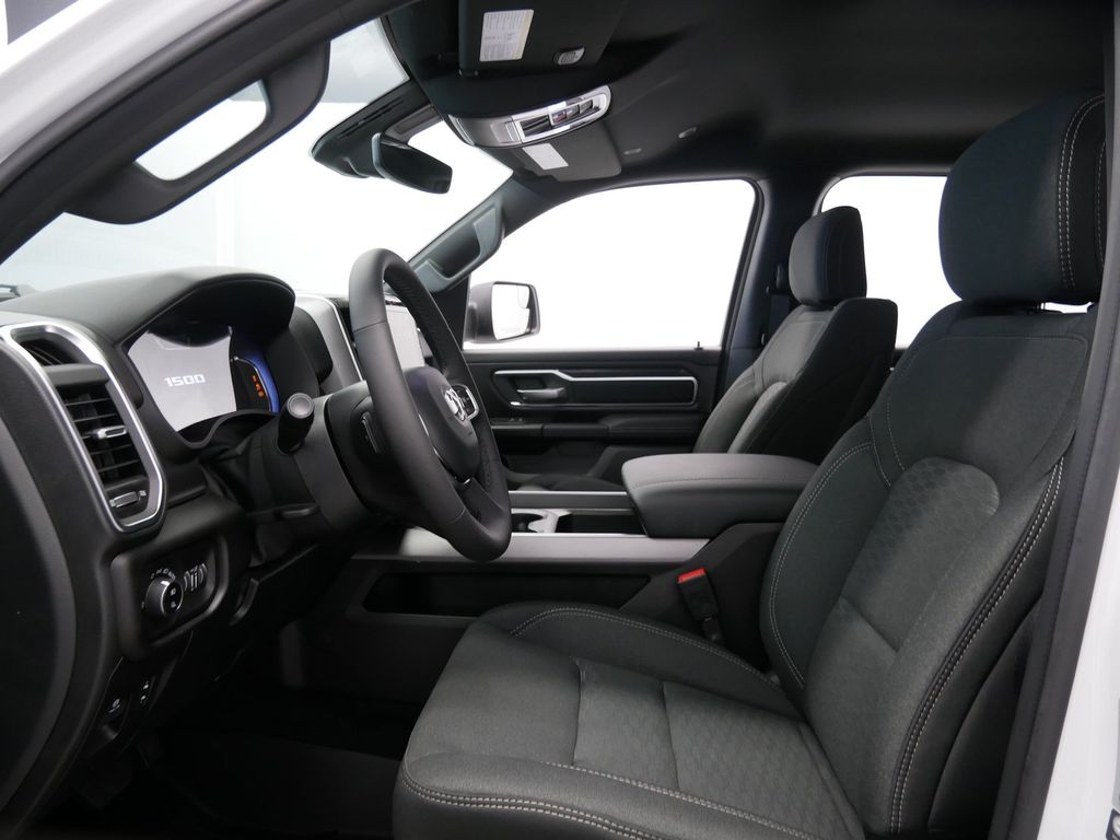Thumbnail: 2026 RAM 1500 - 9