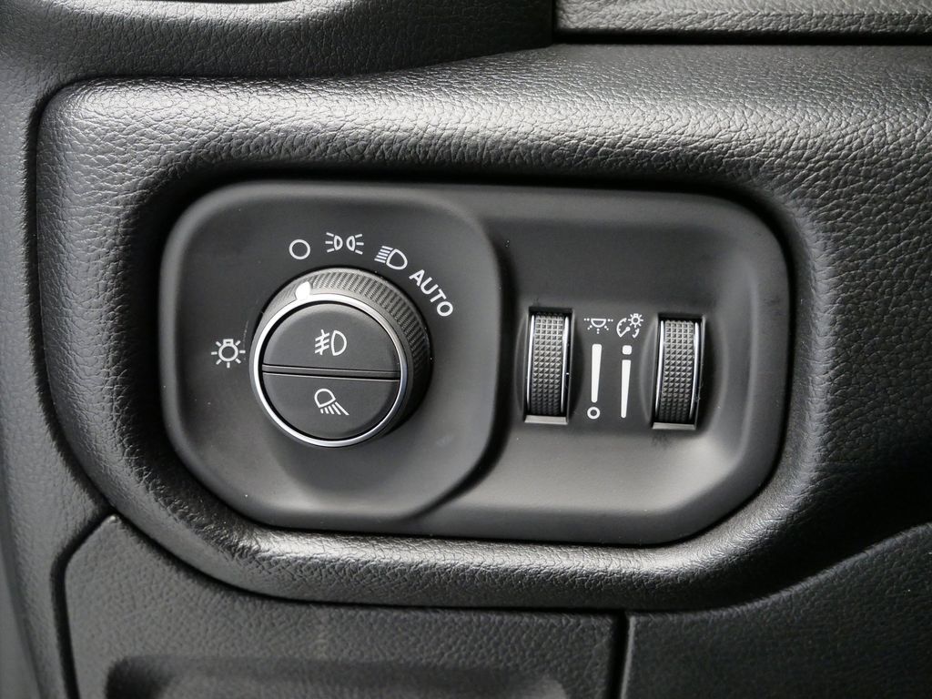 Thumbnail: 2026 RAM 1500 - 34