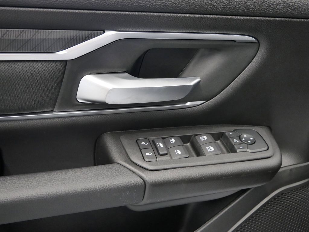 Thumbnail: 2026 RAM 1500 - 26