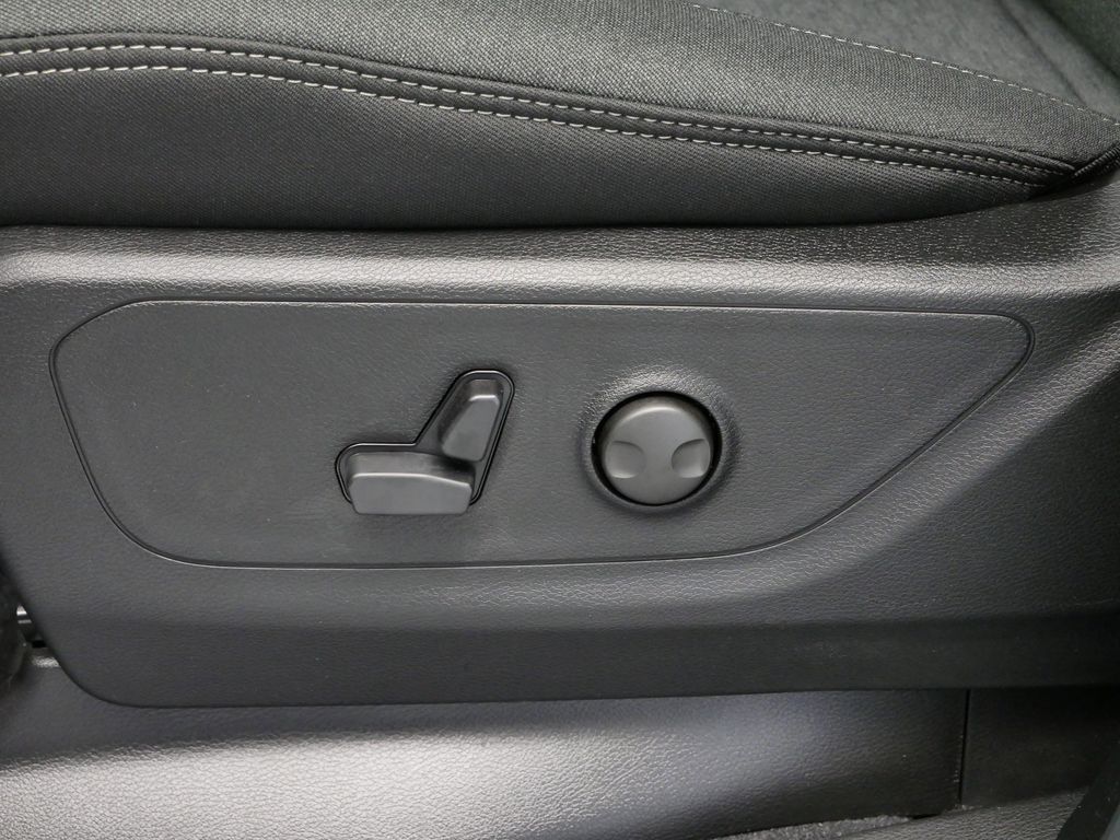 Thumbnail: 2026 RAM 1500 - 25