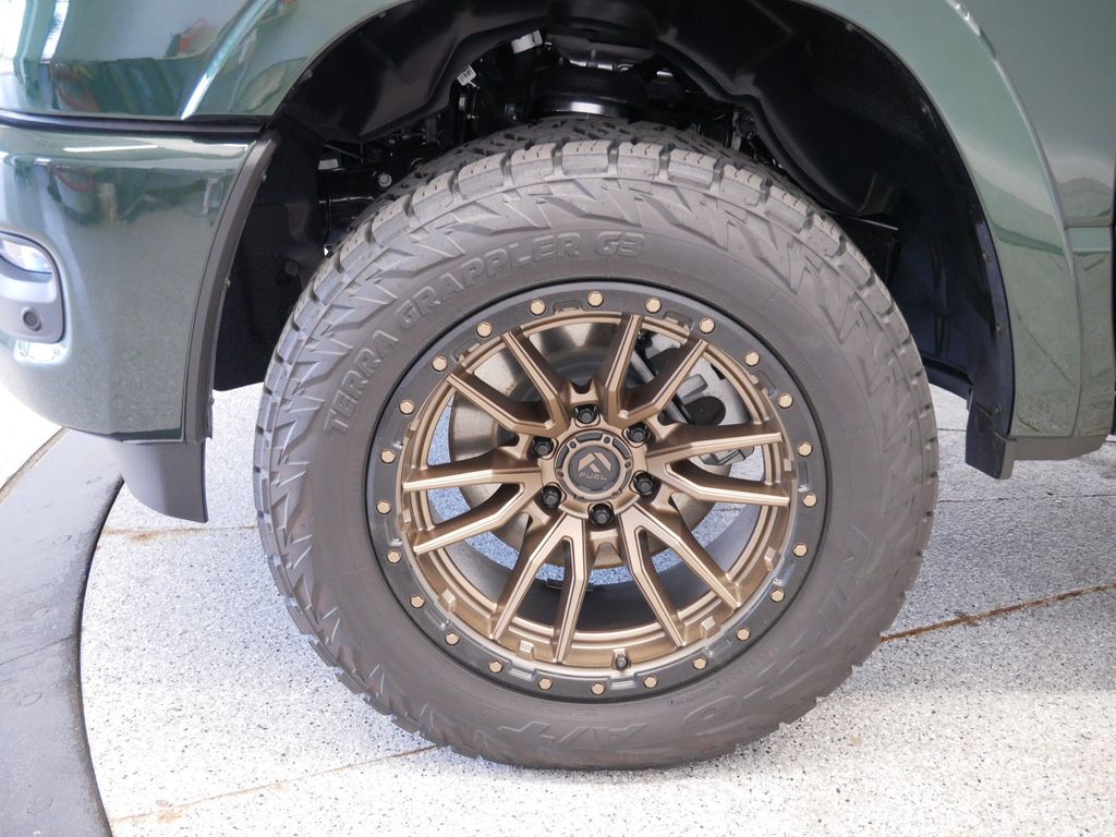 Thumbnail: 2026 RAM 1500 - 7