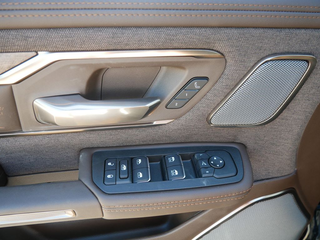 Thumbnail: 2025 RAM 1500 - 33