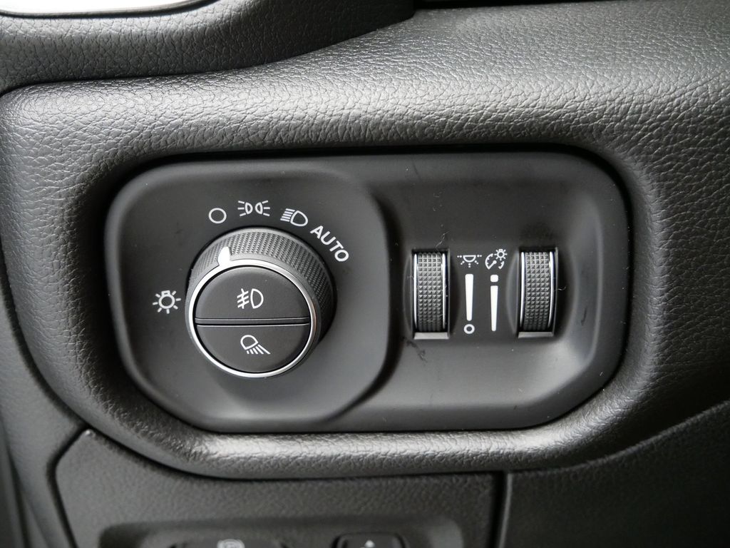 Thumbnail: 2026 RAM 1500 - 31