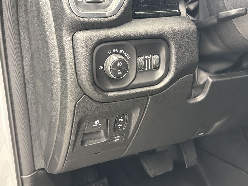Thumbnail: 2026 RAM 1500 - 26