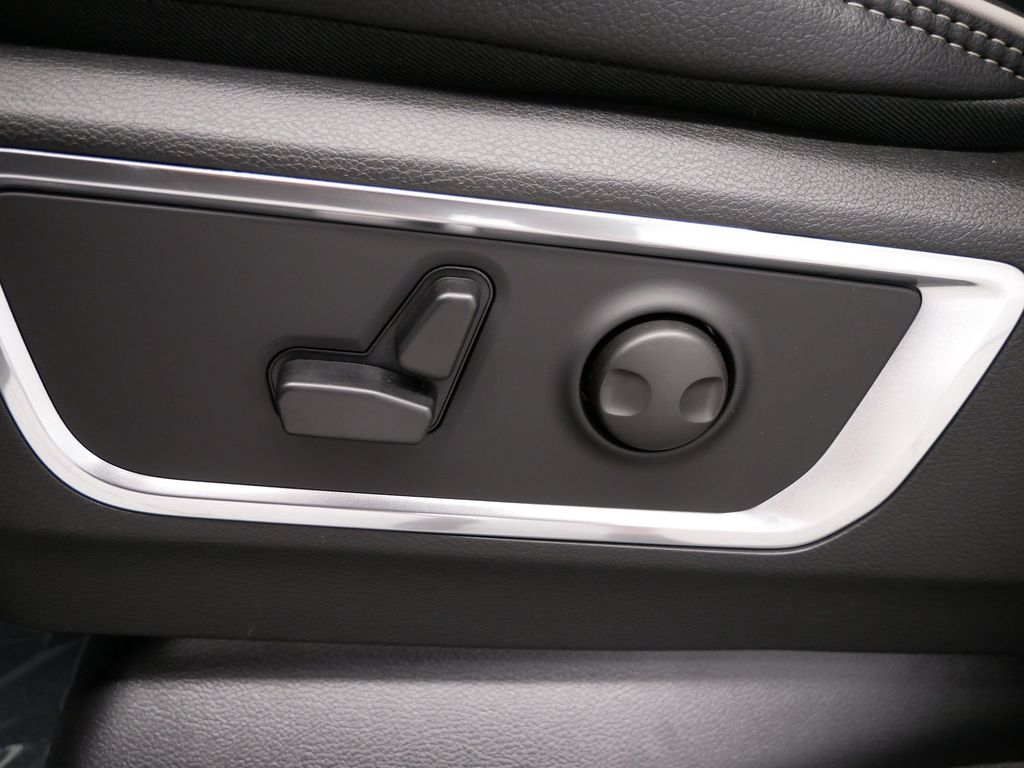 Thumbnail: 2026 RAM 1500 - 20