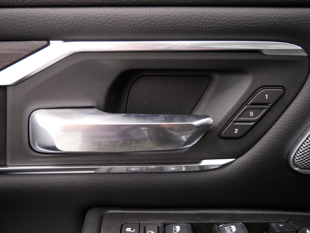 Thumbnail: 2026 RAM 1500 - 19