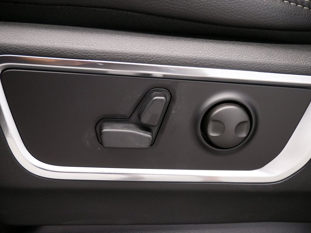 Thumbnail: 2026 RAM 1500 - 19