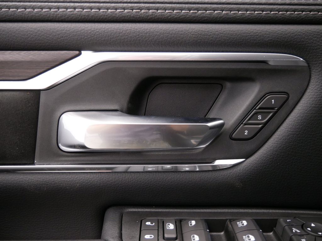 Thumbnail: 2026 RAM 1500 - 18