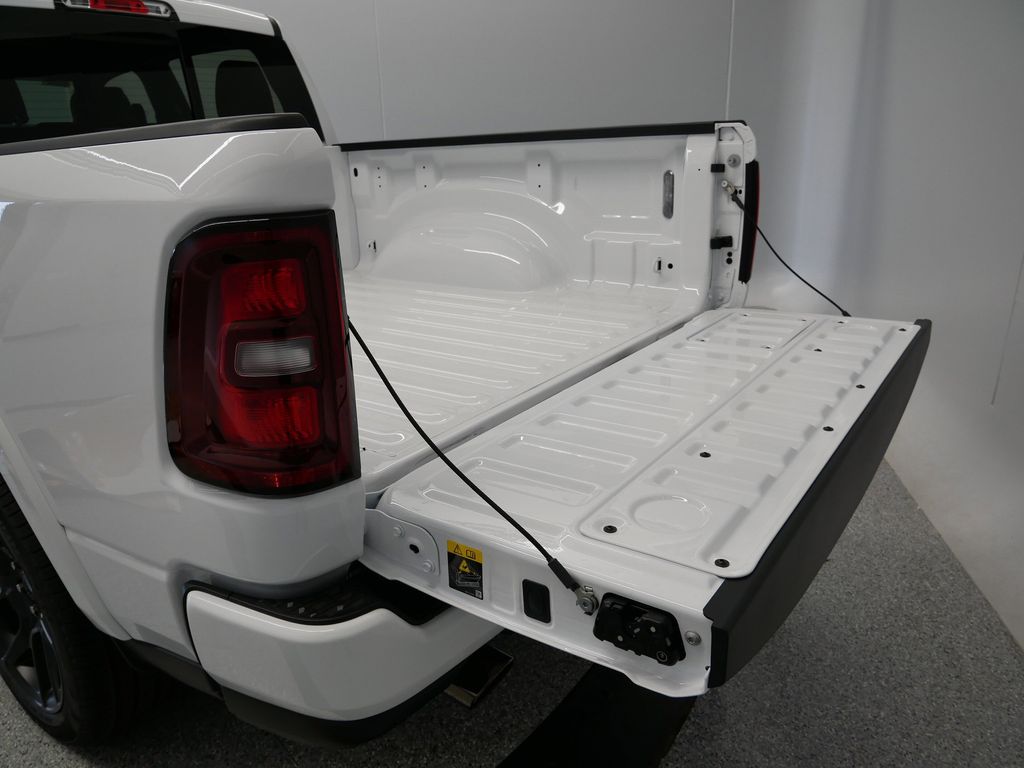 Thumbnail: 2026 RAM 1500 - 18