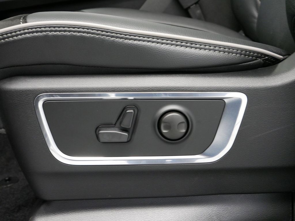 Thumbnail: 2026 RAM 1500 - 20