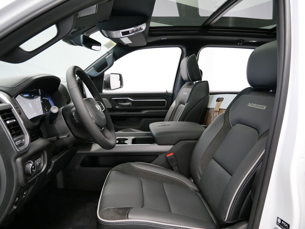 Thumbnail: 2026 RAM 1500 - 10