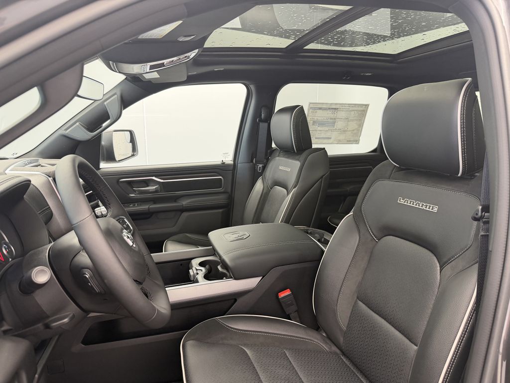 Thumbnail: 2026 RAM 1500 - 10