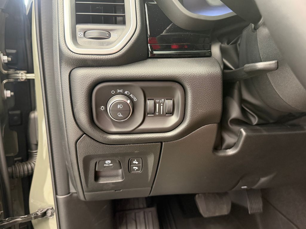 Thumbnail: 2026 RAM 1500 - 31