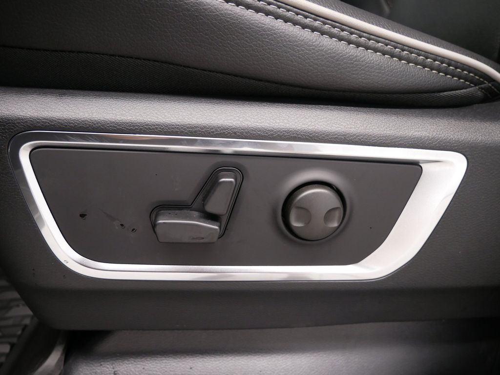 Thumbnail: 2026 RAM 1500 - 21