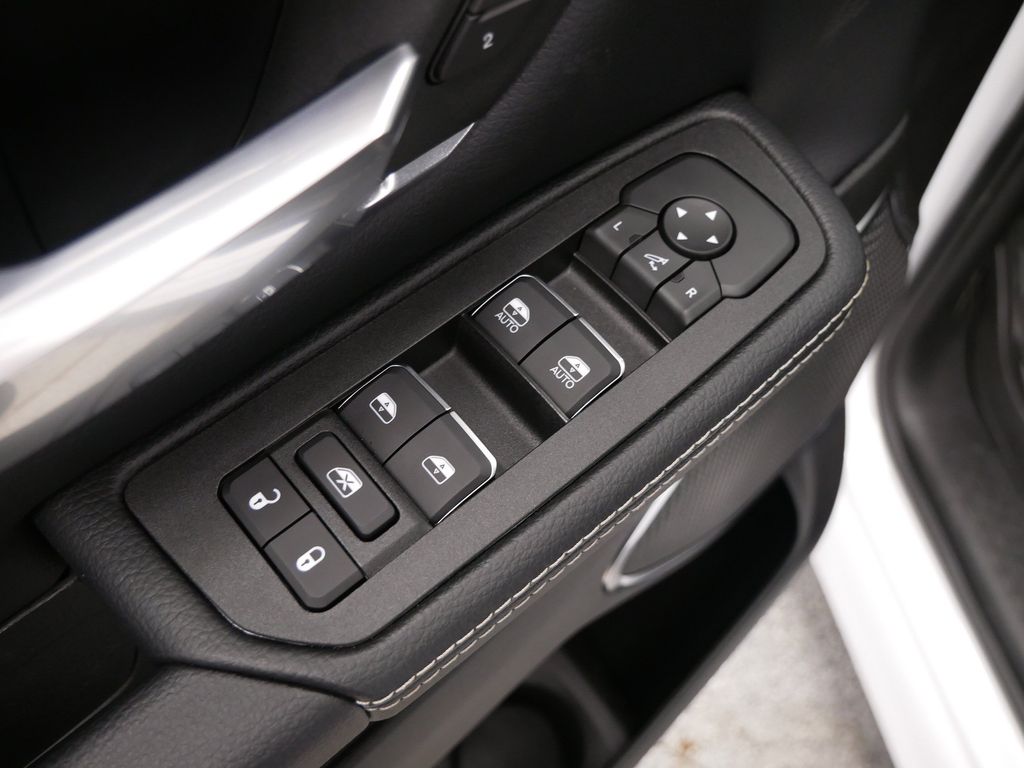 Thumbnail: 2026 RAM 1500 - 19