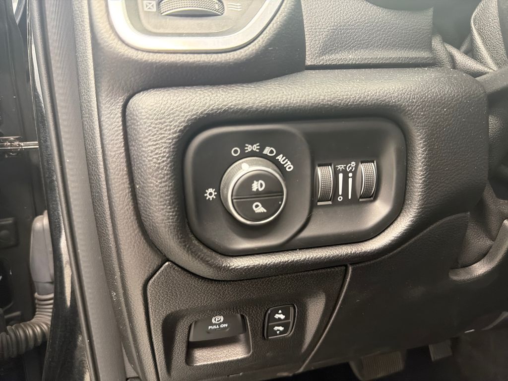 Thumbnail: 2019 RAM 1500 - 34