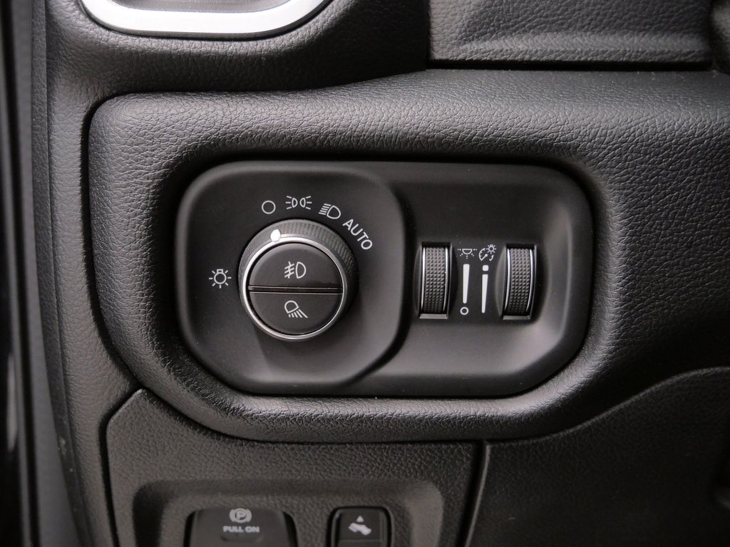 Thumbnail: 2019 RAM 1500 - 18