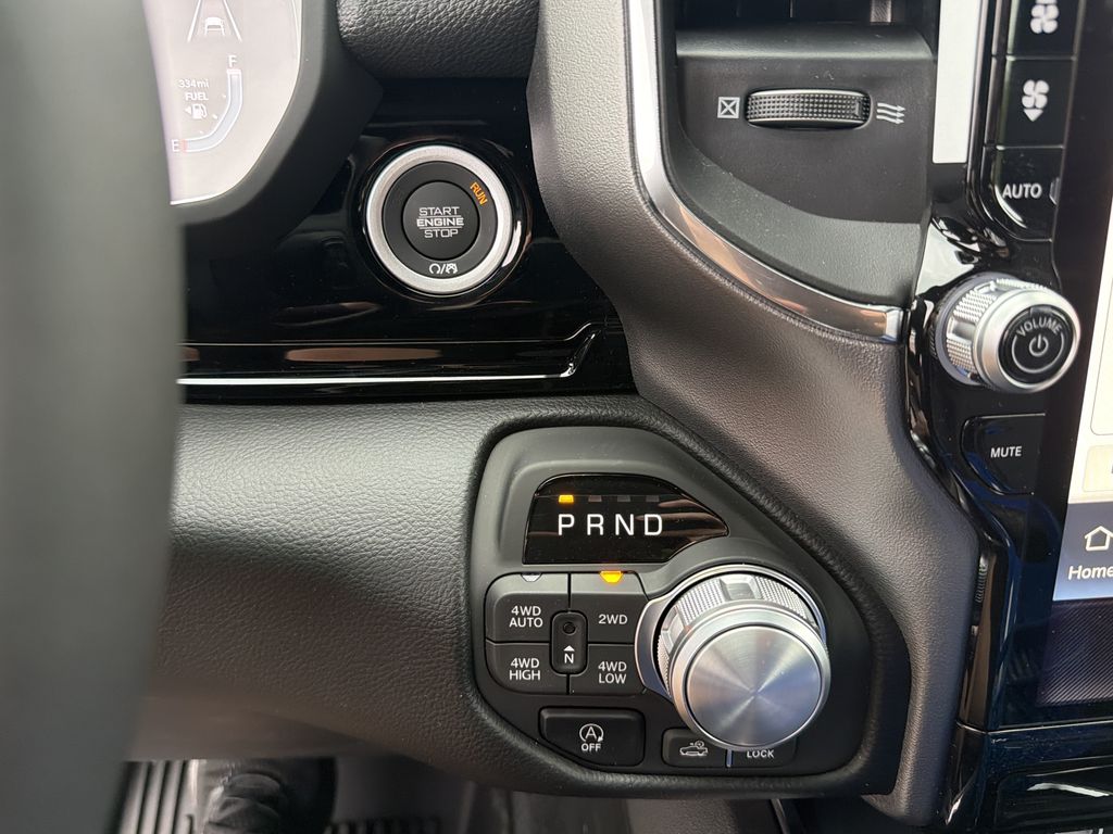 Thumbnail: 2026 RAM 1500 - 32