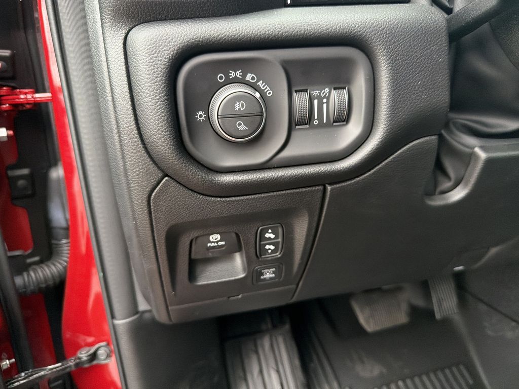 Thumbnail: 2026 RAM 1500 - 29