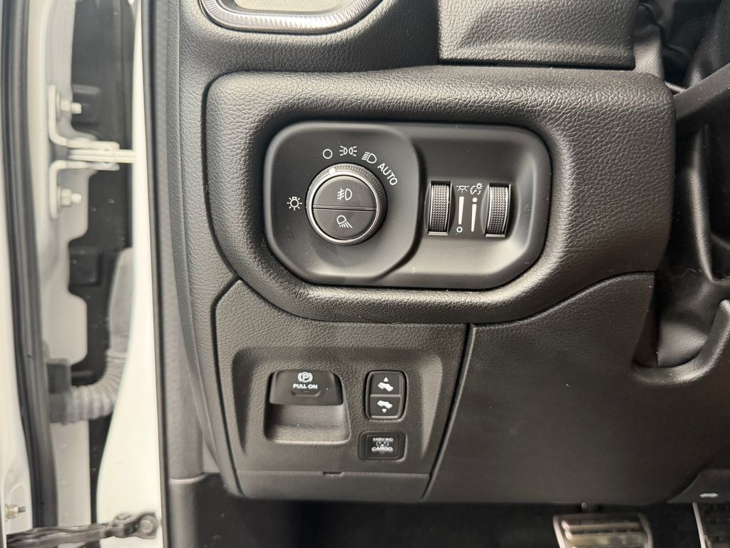 Thumbnail: 2023 RAM 1500 - 32