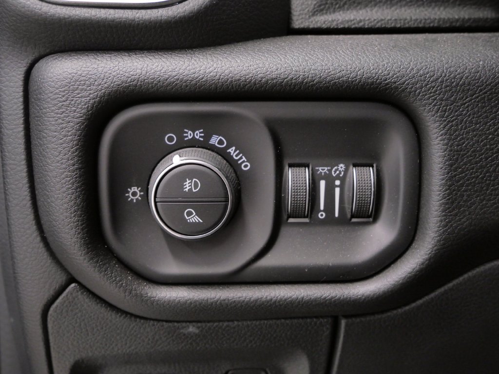 Thumbnail: 2023 RAM 1500 - 18