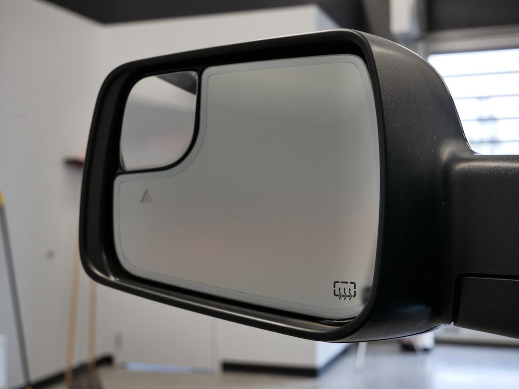 Thumbnail: 2024 RAM 1500 - 10