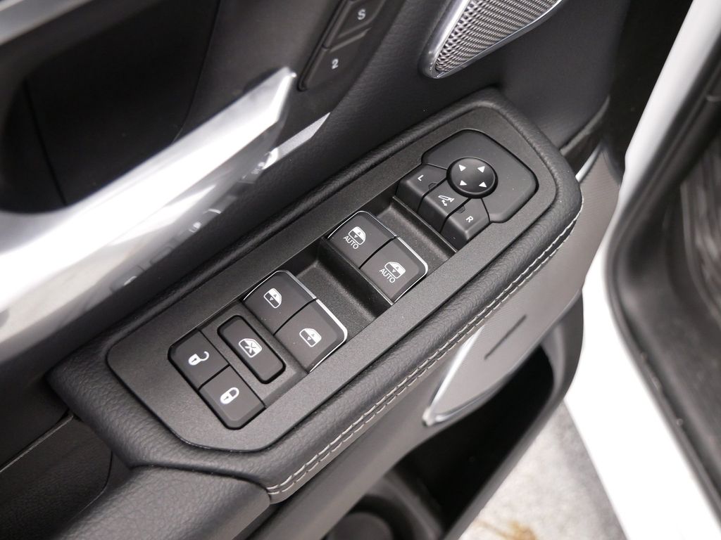 Thumbnail: 2026 RAM 1500 - 20