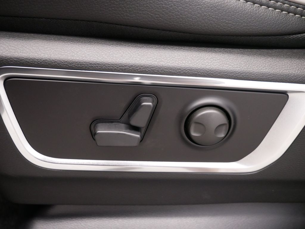 Thumbnail: 2026 RAM 1500 - 21