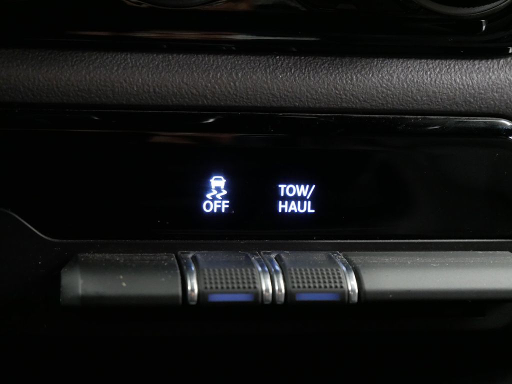 Thumbnail: 2023 RAM 1500 - 32