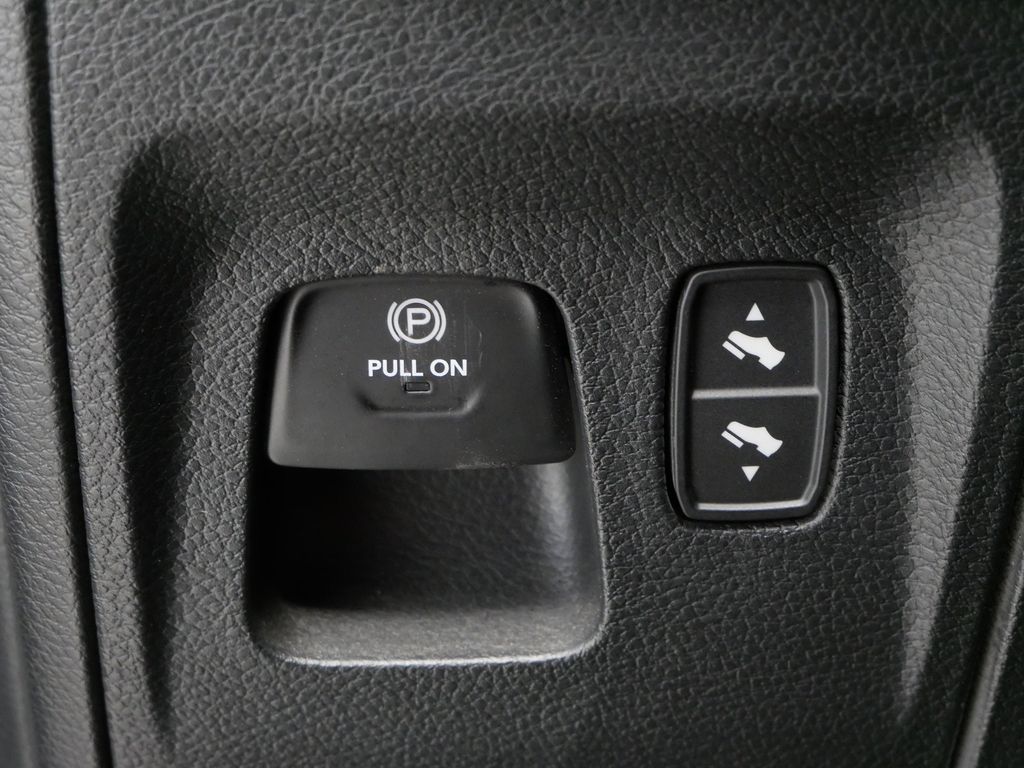 Thumbnail: 2023 RAM 1500 - 26