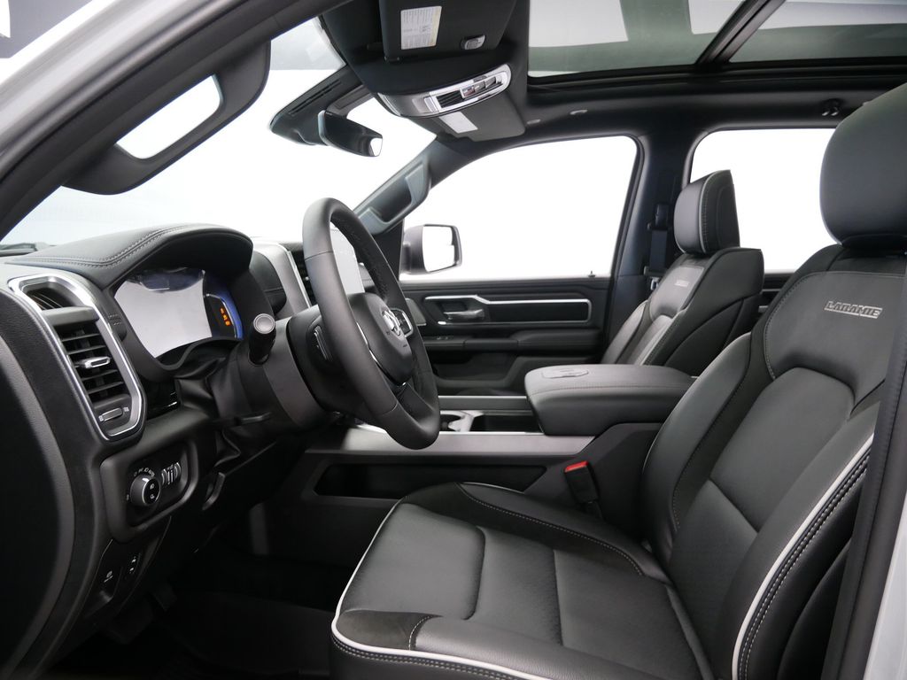 Thumbnail: 2026 RAM 1500 - 9