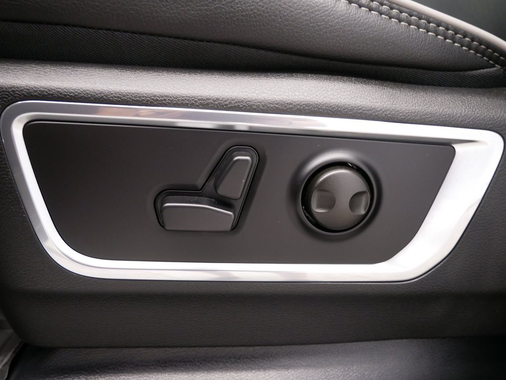 Thumbnail: 2026 RAM 1500 - 22