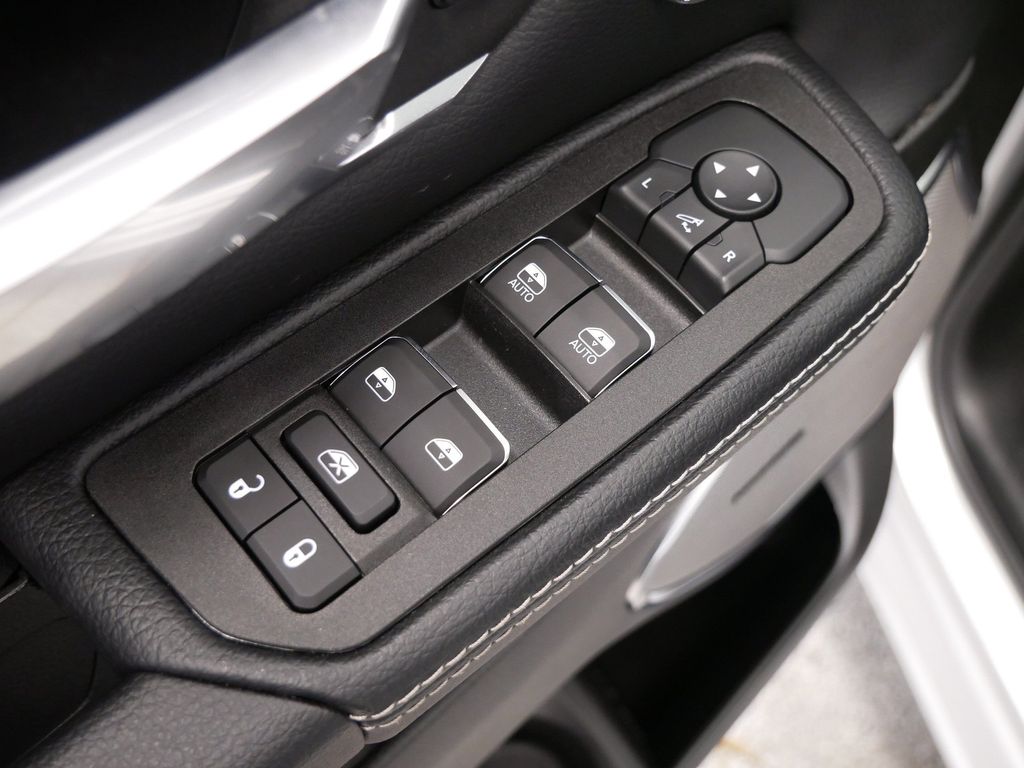 Thumbnail: 2026 RAM 1500 - 20