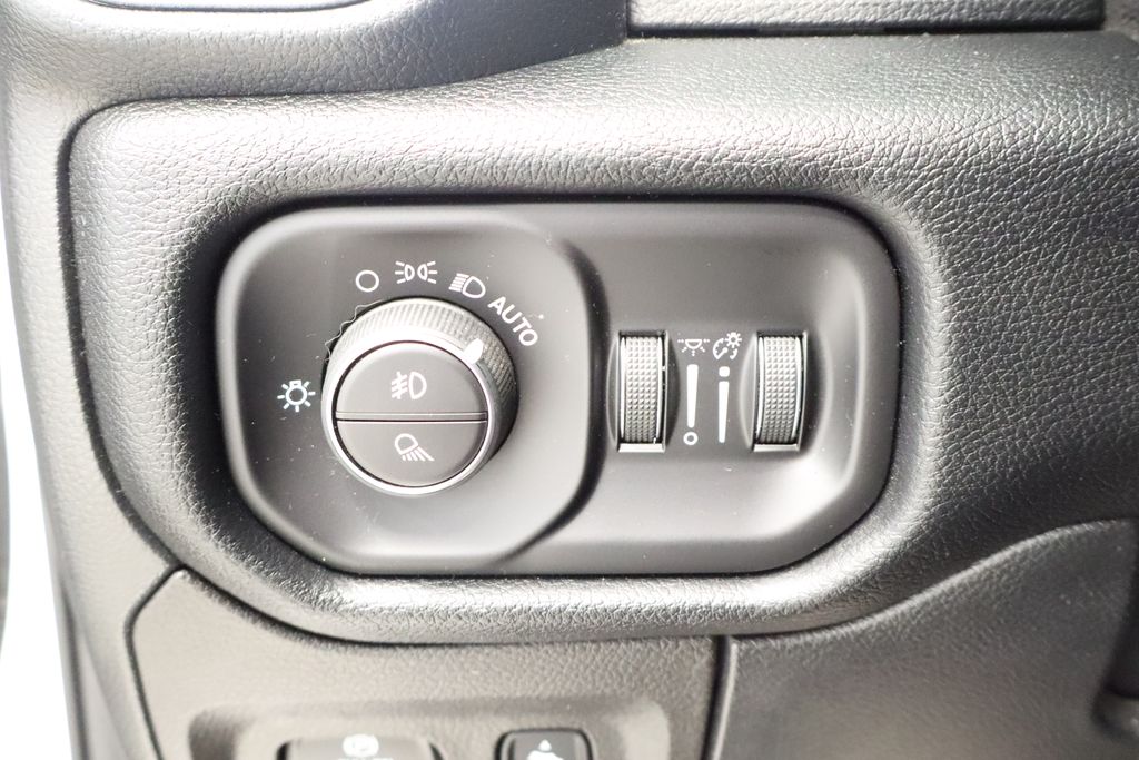 Thumbnail: 2022 RAM 1500 - 40