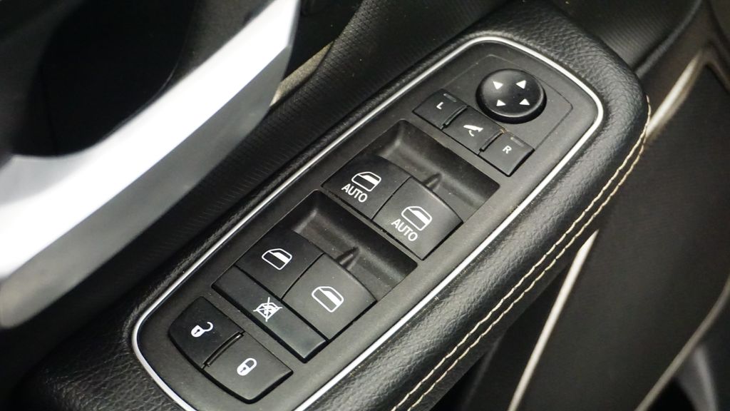 Thumbnail: 2021 RAM 1500 - 27