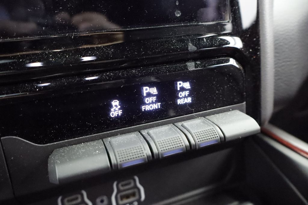 Thumbnail: 2025 RAM 1500 - 30