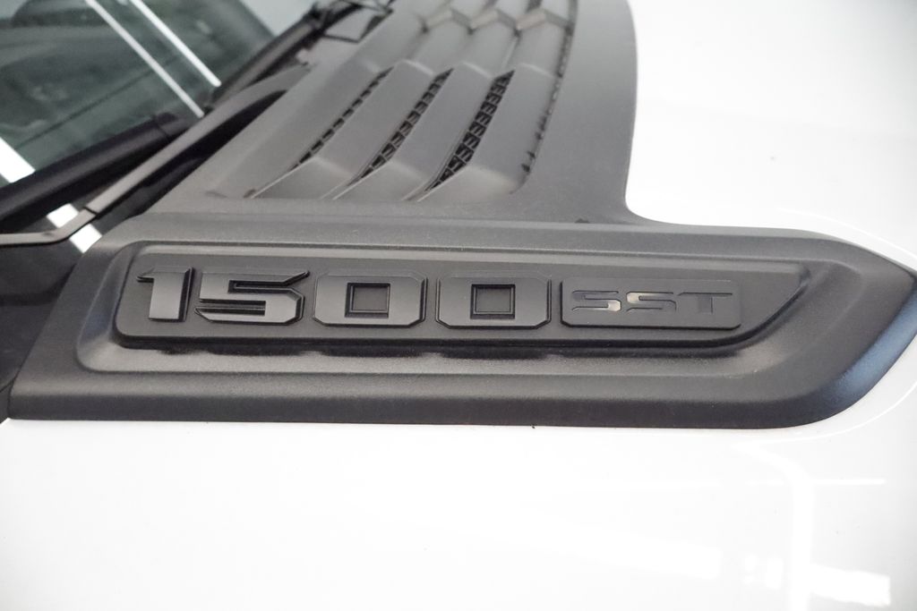 Thumbnail: 2025 RAM 1500 - 7