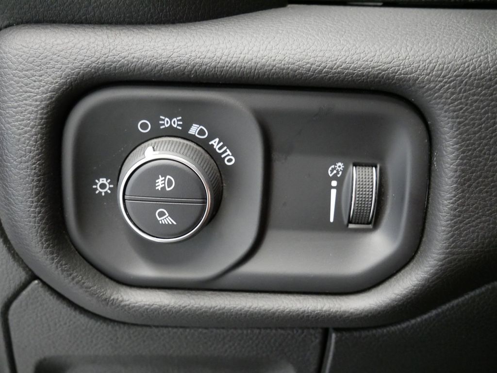 Thumbnail: 2024 RAM 1500 - 25