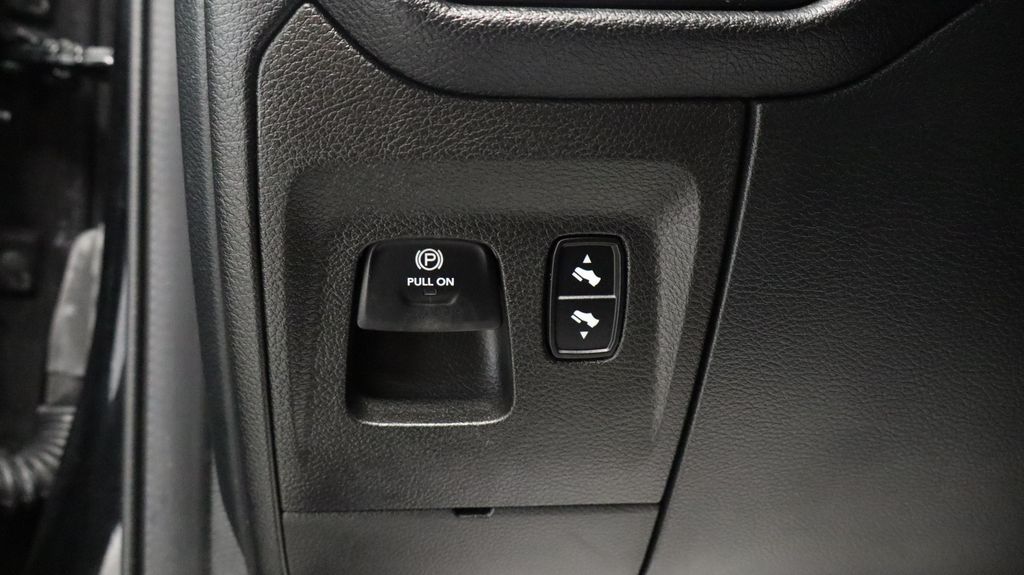 Thumbnail: 2022 RAM 1500 - 33