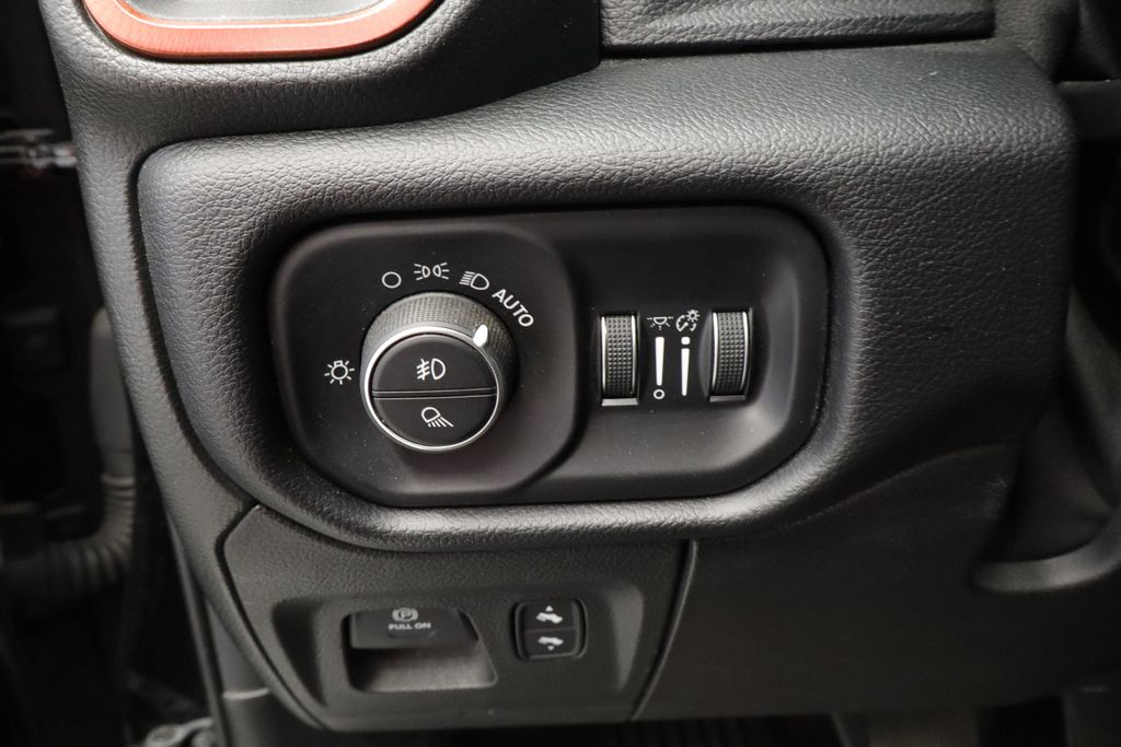 Thumbnail: 2019 RAM 1500 - 28