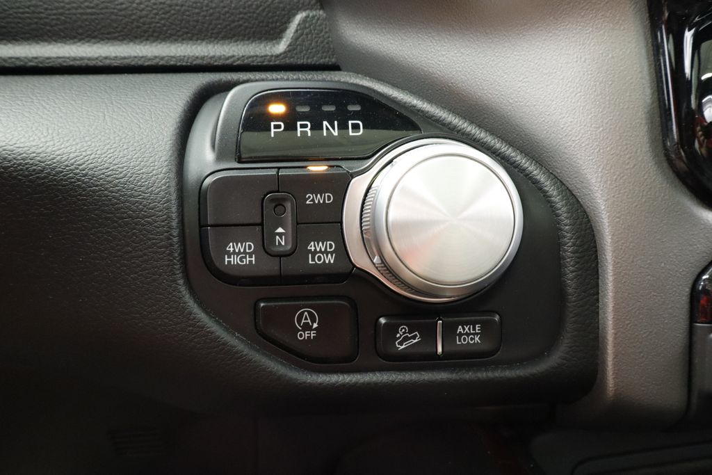 Thumbnail: 2019 RAM 1500 - 33