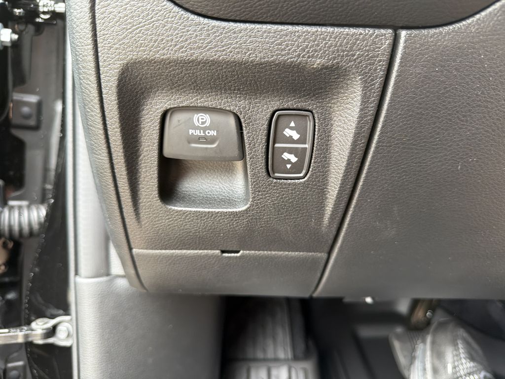 Thumbnail: 2026 RAM 1500 - 21
