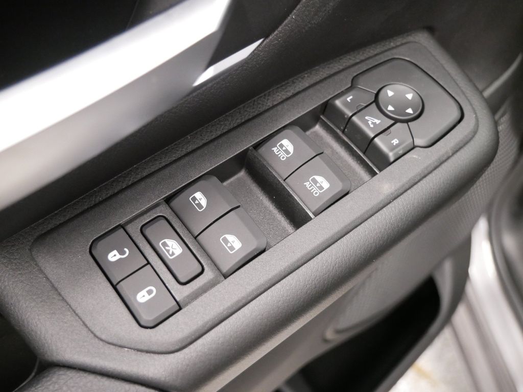 Thumbnail: 2026 RAM 1500 - 19