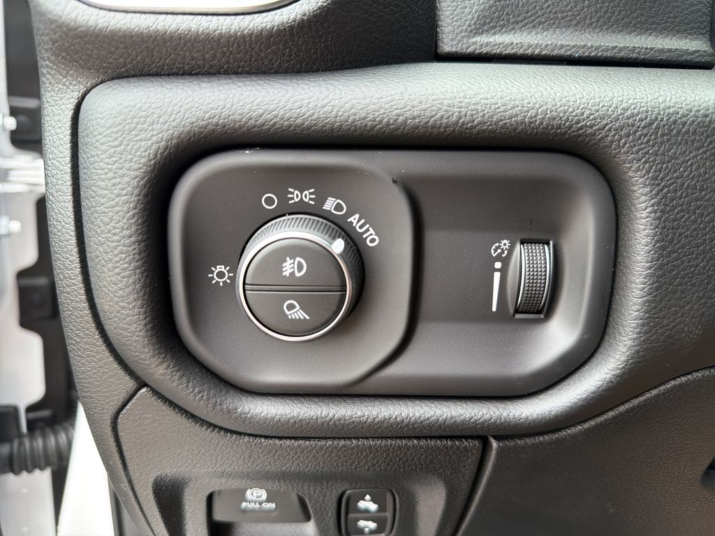 Thumbnail: 2026 RAM 1500 - 22