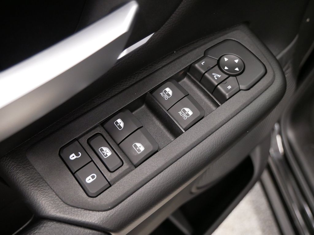 Thumbnail: 2026 RAM 1500 - 19
