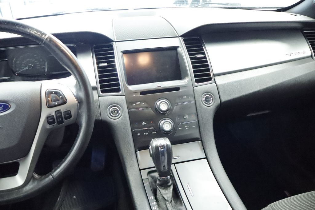 Thumbnail: 2013 Ford Taurus - 10